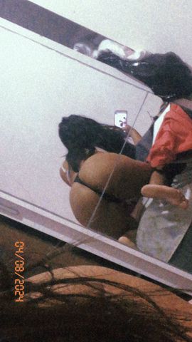 Evelin tenho 20 anos sou uma morena de cabelos pretos estou a disposição pra conversar e também fazer um sexo bem gostoso me chamem 