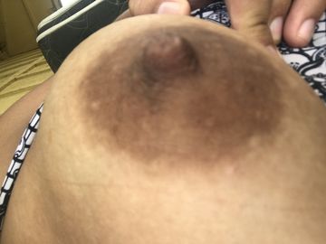 Morena tatuada baixa gostosa venha se satisfazer 