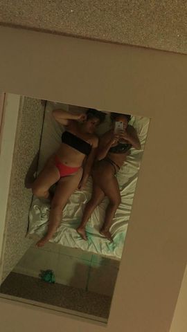 Sou doidinha e gostosa, amo aventuras e tbm tenho uma amiga, podemos fazer trisal.