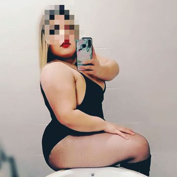 Me chamo Isabela, sou uma linda massagista, loira de bumbum grande, seios naturais, muito educada e ousada preparada para cuidar do seu prazer. Em meu atendimento realizo massagem erótica sensual com um finalização estremante gostosa!!! Na cama adoro que me chupe bem gostoso e tambem gosto de chupar, minha posição favorita e de 4...pois e a que gozo facilmente. Estou pronta para ser a sua melhor escolha hoje mesmo sem arrependimentos, sempre vai me encontrar cheirosa!! Me localizo no Centro de de São José dos Campos, Local discreto e aconchegante para o nosso momento junto de puro prazer e excitação