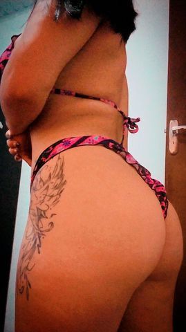 Olá meu bem! Me chamo Faby, tenho 18 anos, 1,53cm! Sou uma ninfetinha gostosa! Tatuada e com piercing na boca! Faço um oral bem gostoso sem camisinha, adoro levar uns tapas! Sou apertadinha e cheirosa, tenho meu próprio local, discreto! 