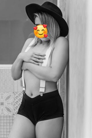 Massagem Nuru:
A massagem Nuru é conhecida por ser uma técnica extremamente sensual e sensorial, com o objetivo de proporcionar relaxamento, tanto a quem recebe quanto á quem faz. A massagem Nuru consiste em deslizar o próprio corpo sobre o da outra pessoa....A fim de relaxar a musculatura e desintoxicar o organismo, provocar maiores sensações de prazer e fazer com que a pessoa sinta-se bem da cabeça aos pés. a sensação é incrível e total relaxamento..... Atendimento no meu local particular, sigiloso com garagem,para seu total conforto.....hotéis motéis